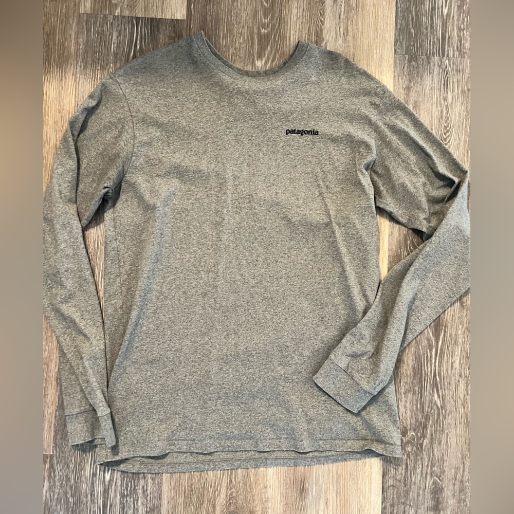 Grey Men’s Small Patagonia Long Sleeve T Shirt
